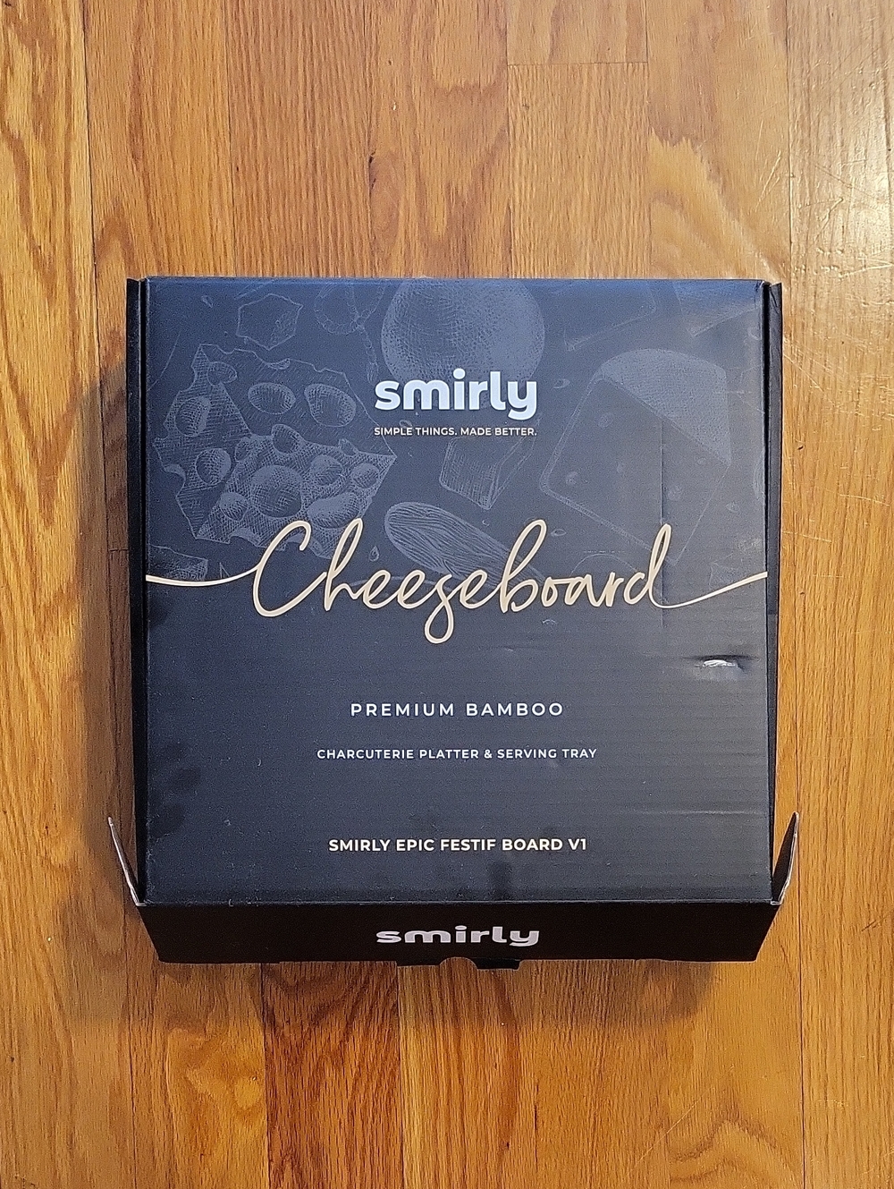 Smirly Black Premium Bamboo Cheeseboard - Elegant Charcuterie Tray